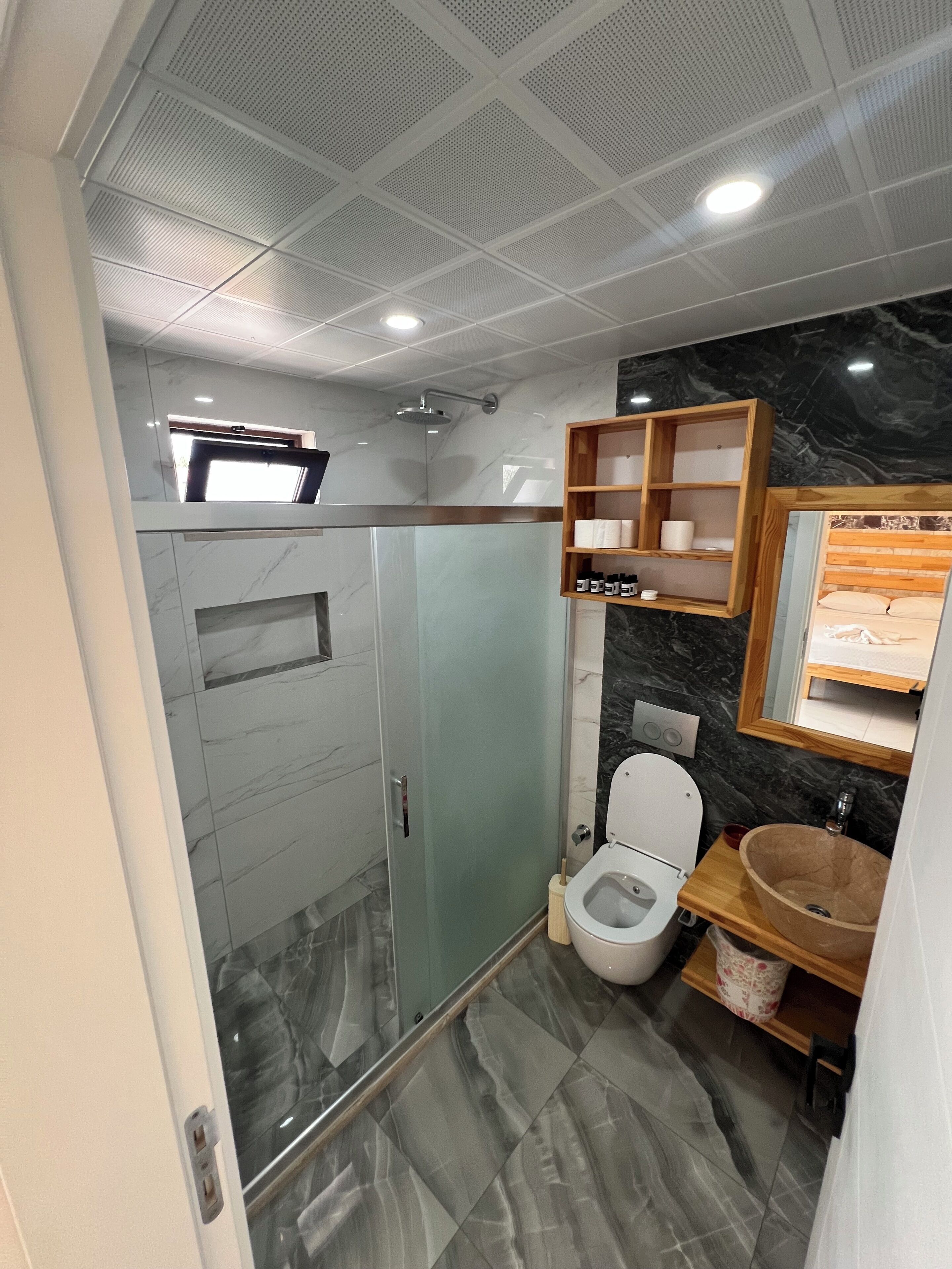 standard double room, 1 bedroom | bathroom | shower, rainfall showerhead, free toiletries, hair dryer