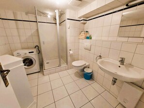 Unclassified image, 3 of 13, button - Apartment Kietzspeicher No. 27 Object ID 120544 (Waren (Müritz))