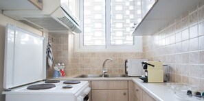 Apartment, 1 Bedroom | Private kitchen | Fridge, microwave, oven, stovetop