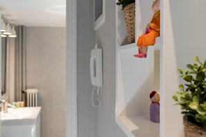 Exterior - 53m² homm Renovated Apartment in Koukaki (Athens)