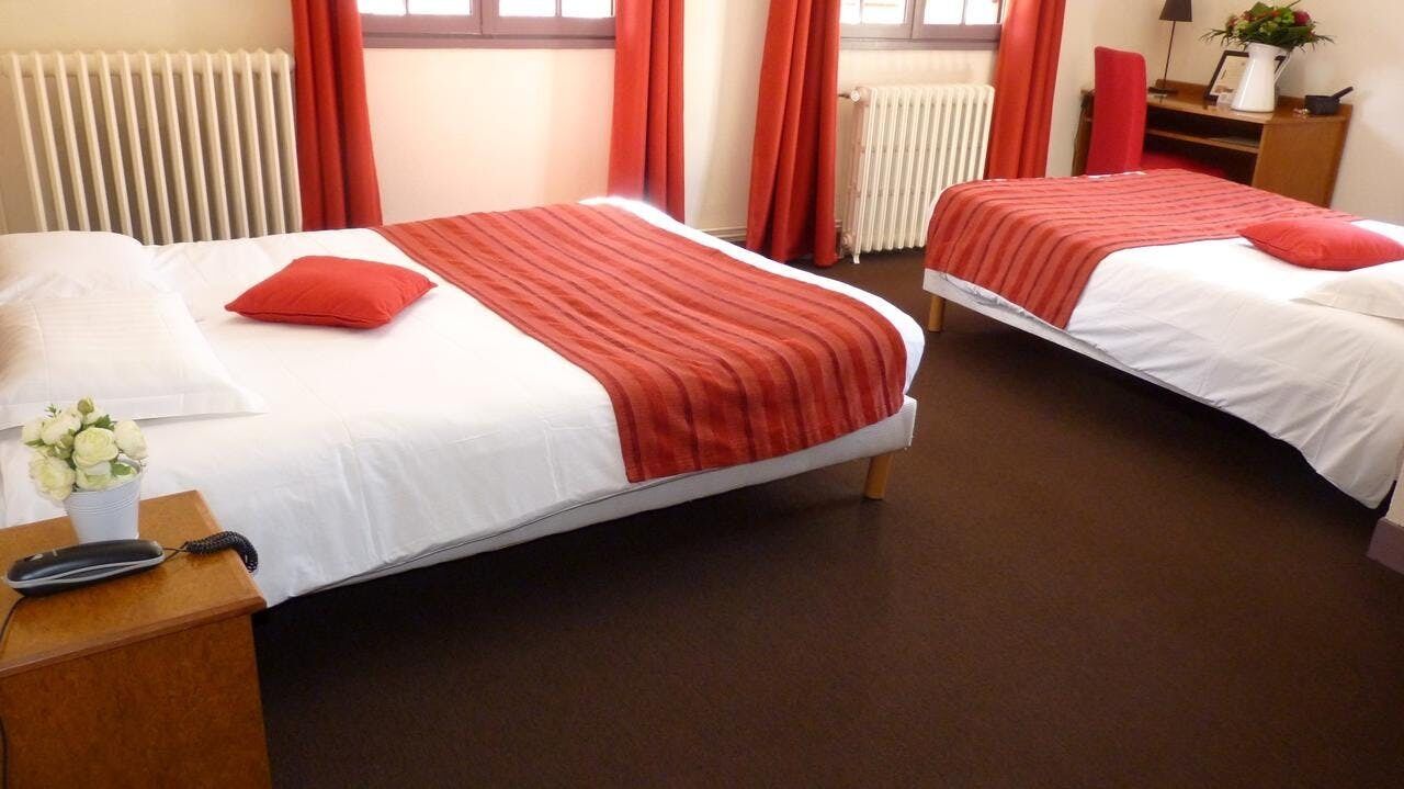 superior double room | desk, free wifi, bed sheets