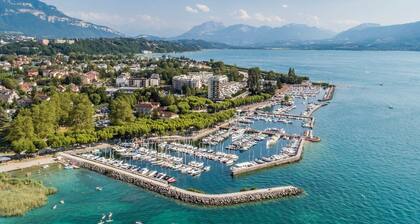 Appartement calme avec jardin, terrasse, parking et wifi à Aix-les-Bains