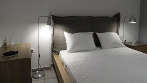Romantic House | 2 bedrooms, laptop workspace, soundproofing - Santoriviera House (Santorini)