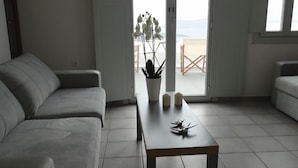 Romantic House | Living room | Flat-screen TV - Santoriviera House (Santorini)