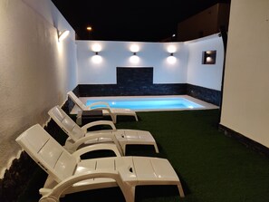 Outdoor pool, a heated pool
