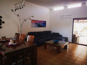 Dining - PRIVATE GARDEN & HEATED POOL, WIFI Fiber 600Mb / s Total comfort and total privacy (La Oliva)