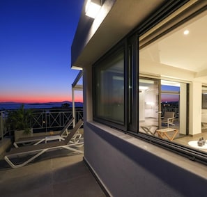 Apartment, 1 Bedroom | Living area | 20-inch flat-screen TV with cable channels, Smart TV - Breathtaking homm Penthouse with Magical Sea Views (Vari-Voula-Vouliagmeni)
