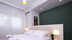 Classic Apartment, 1 Bedroom (B) - Classic Studio with Jacuzzi in Drosopoulou (Athens)