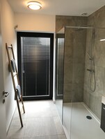 Apartamento familiar (Eb & Vloed) | Ducha del cuarto de baño