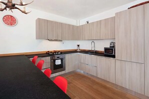 冰箱、烤箱、炉灶、洗碗机