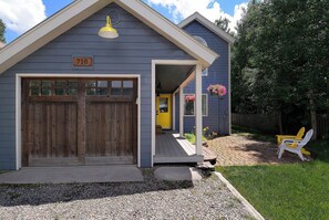 Exterior - Butte Beauty, Quaint East End Home in CB. Hot tub (Crested Butte)