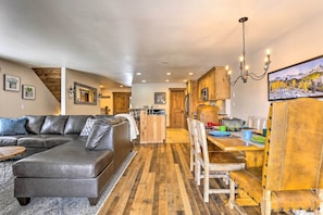 TV, fireplace, DVD player, books - Frisco Home w/ Mountain Views: Walk to Main St! (Frisco)