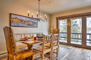 Dining - Frisco Home w/ Mountain Views: Walk to Main St! (Frisco)