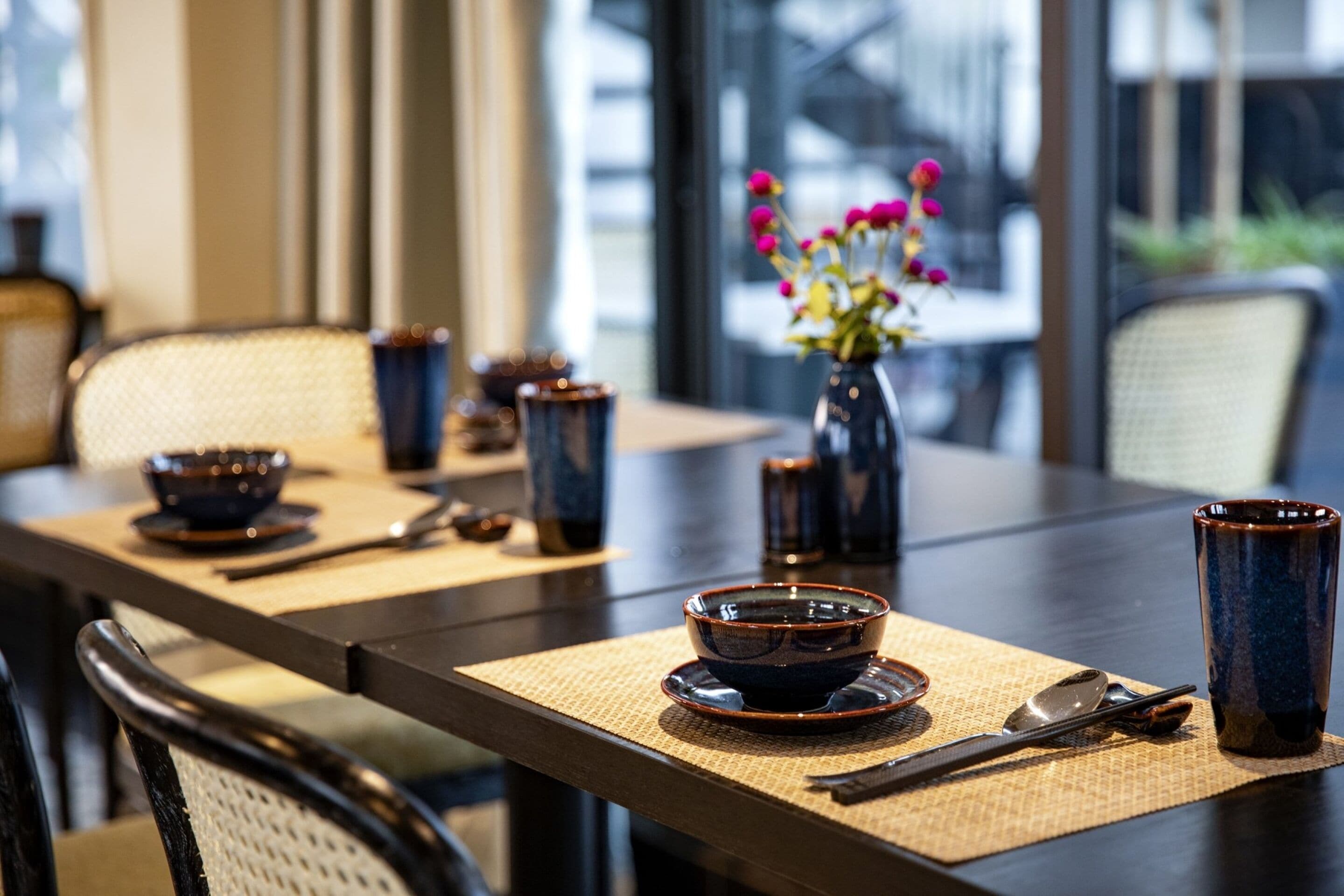 Breakfast, lunch and dinner served