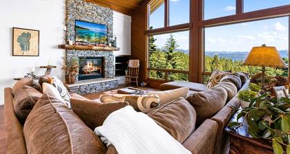 Dynamic Views, Hot Tub, Gym, 2nd Living Rm, Garage & More!