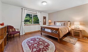 5 soverom, strykejern/-brett, wi-fi (inkludert) og sengetøy