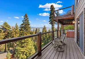Property grounds - Dynamic Views, Hot Tub, Gym, 2nd Living Room, Garage and More. (Carnelian Bay)