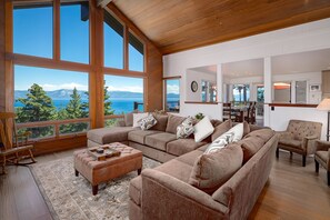 Smart TV, fireplace, DVD player, books - Dynamic Views, Hot Tub, Gym, 2nd Living Rm, Garage & More! (Carnelian Bay)