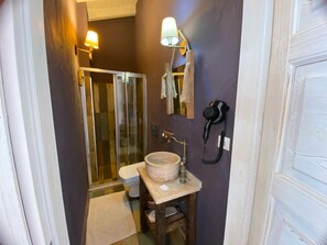 Deluxe Room | Bathroom | Shower, free toiletries, hair dryer, towels - Filizce Alacati (Cesme)