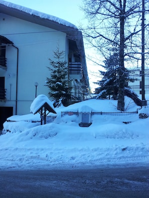 Exterior - Double attic apartment with pine forest view 300mt from the main square (Ovindoli)