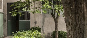 Fabulous, fully-equipped, air-conditioned rental at the foot of Carcassonne.