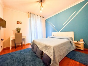 1 bedroom, desk, iron/ironing board, WiFi