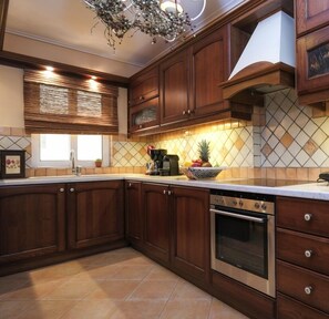 Lägenhet - 2 sovrum | Eget kök | Kylskåp, mikrovågsugn, ugn och spishäll