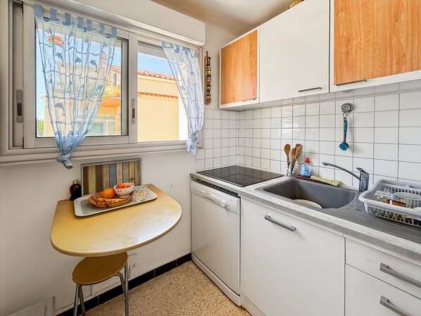Fridge, microwave, dishwasher
