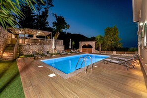 Seasonal outdoor pool, pool umbrellas, sun loungers