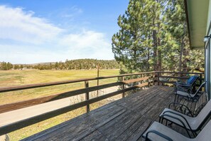 Terrace/patio - Amazing Views! 3,000 sq ft cabin!  Hot Tub, & Game Room! (Big Bear City)