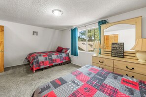 5 Schlafzimmer, Schreibtisch, Reisekinderbett, kostenloses WLAN