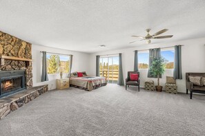 5 bedrooms, desk, travel crib, free WiFi