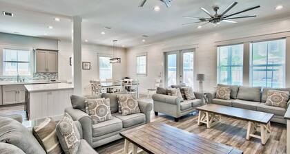 8BR w/ Pool and Spa, Cart, Quick Walk to the Beach