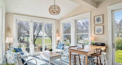 Family Retreat steps to Beach/Grill, Patio & Golf Cart option