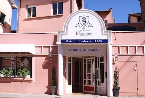 L'Embleme Boutique Hotel