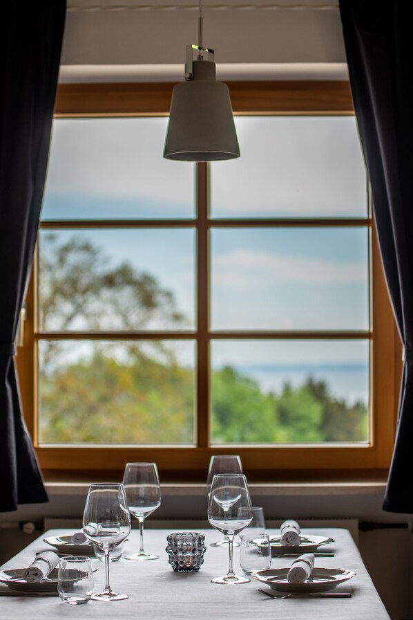 Tägliches nach Wunsch zubereitetes Frühstück (22 EUR pro Person)