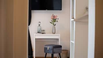 Double Room | Desk, free WiFi