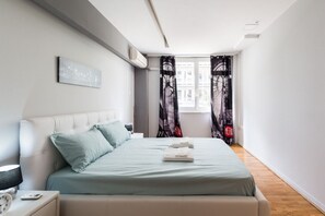 Apartment | 2 bedrooms, blackout curtains, iron/ironing board, free WiFi - Apartment Near Acropolis (Athens)