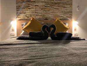 Panoramic Studio, 1 Queen Bed, Kitchen, Sea View