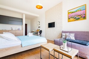 Comfort Studio, Sea View | Private kitchenette | Fridge, stovetop, cookware/dishes/utensils