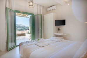 1 bedroom, iron/ironing board, WiFi, bed sheets - Iris Suite by Casa Di Fiori Andros Suites (Γαύριο)