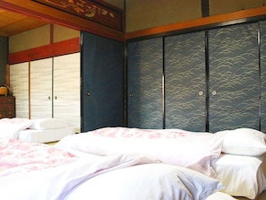 3 bedrooms, free WiFi, bed sheets