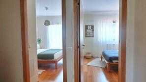 4 Schlafzimmer, Bügeleisen/Bügelbrett, WLAN, Bettwäsche
