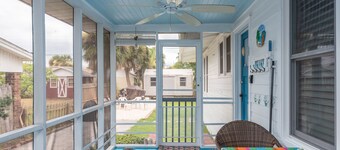 A Little Salty  All PETS Screen Porch Beach close