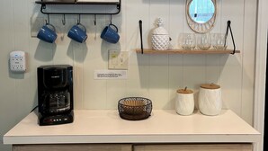 Interior - 1 Cassina-Lovely Beach Cottage, Steps to the Sand (Hilton Head Island)