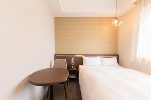 1 bedroom, desk, free WiFi, bed sheets
