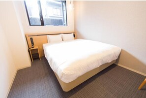 1 bedroom, desk, free WiFi, bed sheets