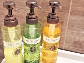 ヘアドライヤー、タオル