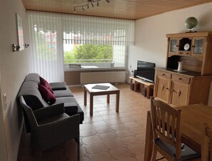 Fernseher, Stereoanlage