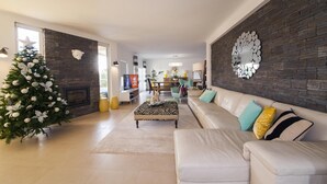 Living area - D09 - Porto de Mos Luxury Villa (Lagos)